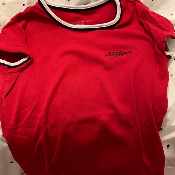 Tommy Hilfiger t shirt - Picture 1 of 2